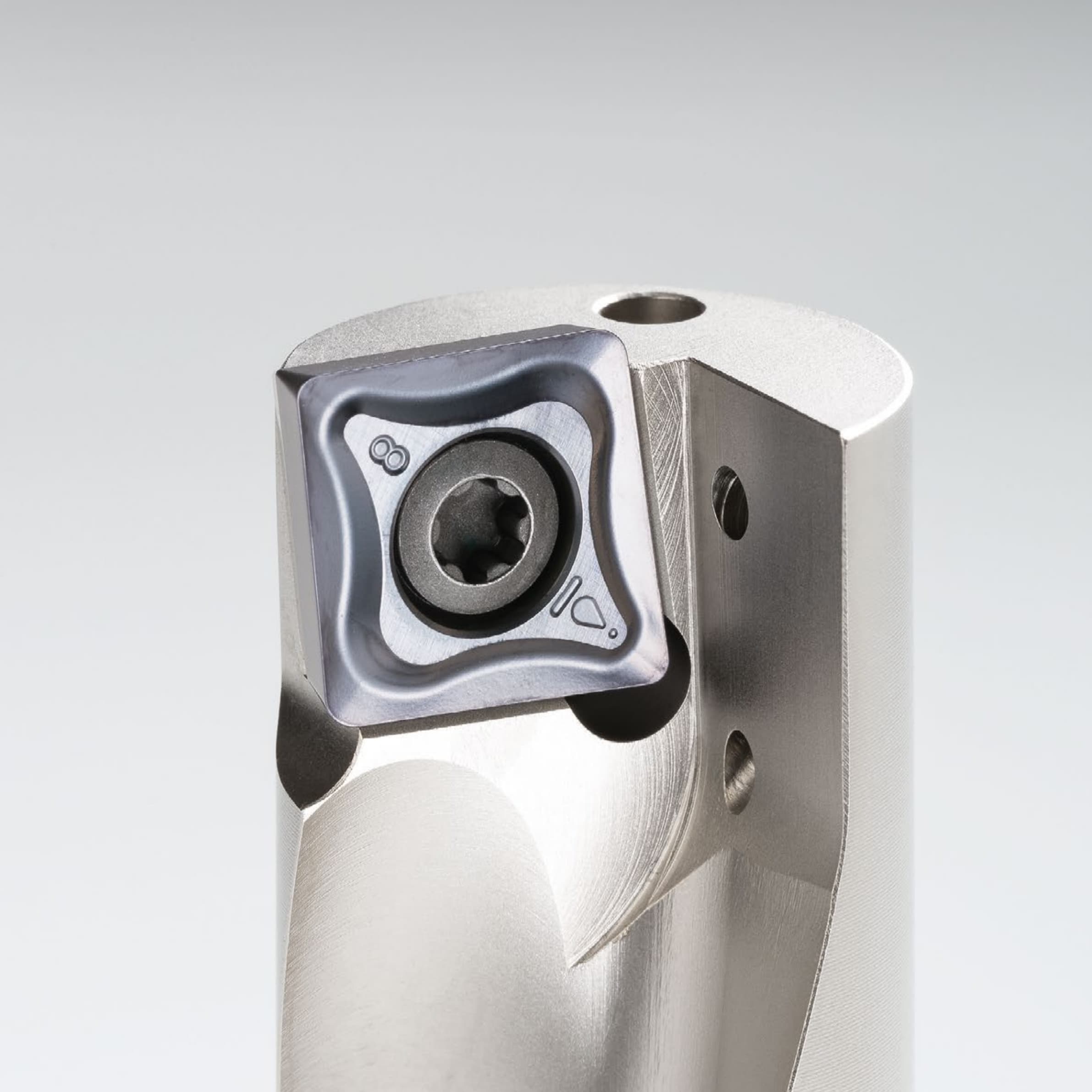 Insert clamped with a Torx Plus screw for rock-solid stability